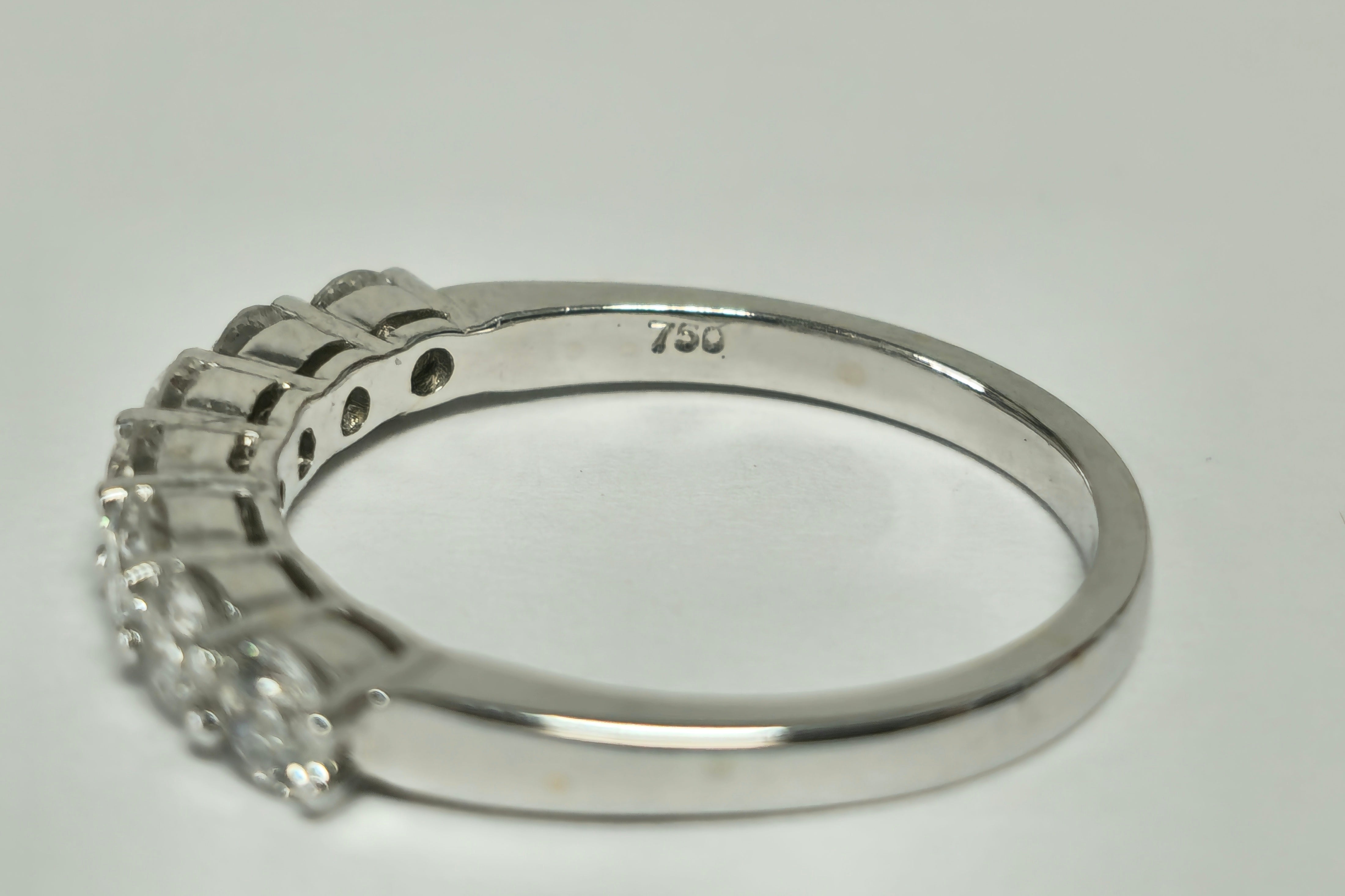 18k Gold, VVS Diamond Engagement Ring For Her.