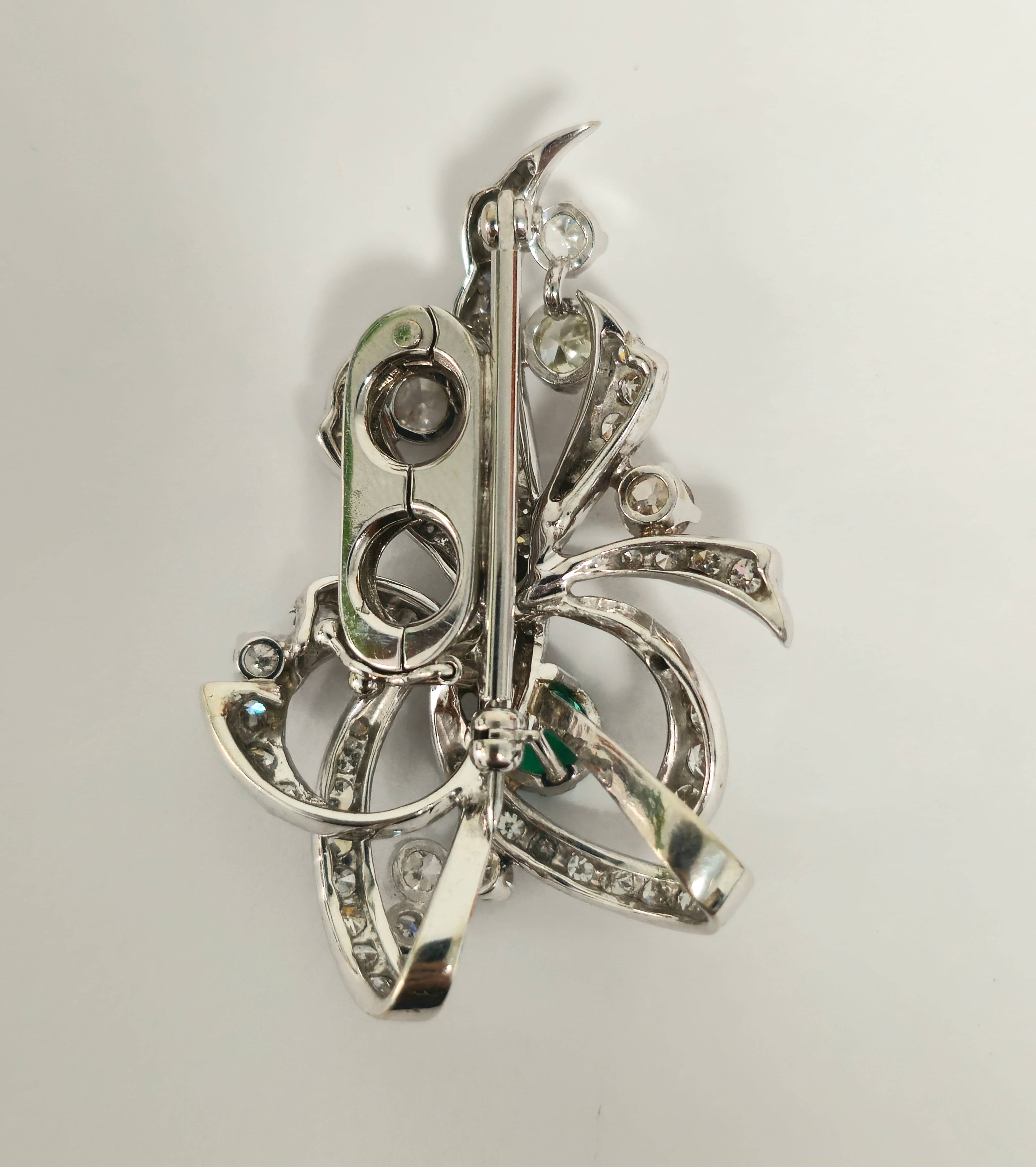 7.50 Carat VVS Diamond and Colombian Emerald Pin