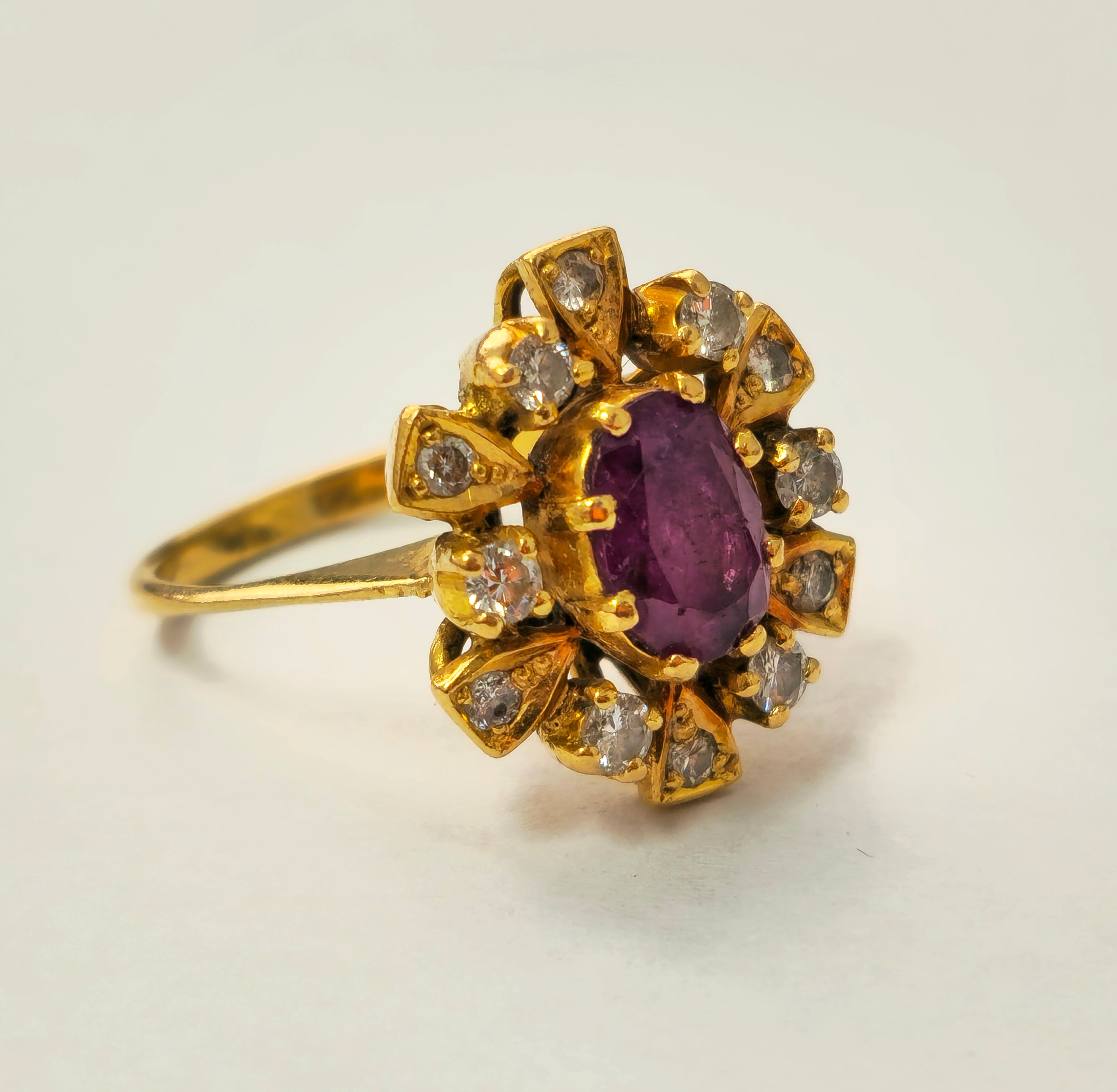 Antique Ruby & Diamond Ring in 18k Yellow Gold2