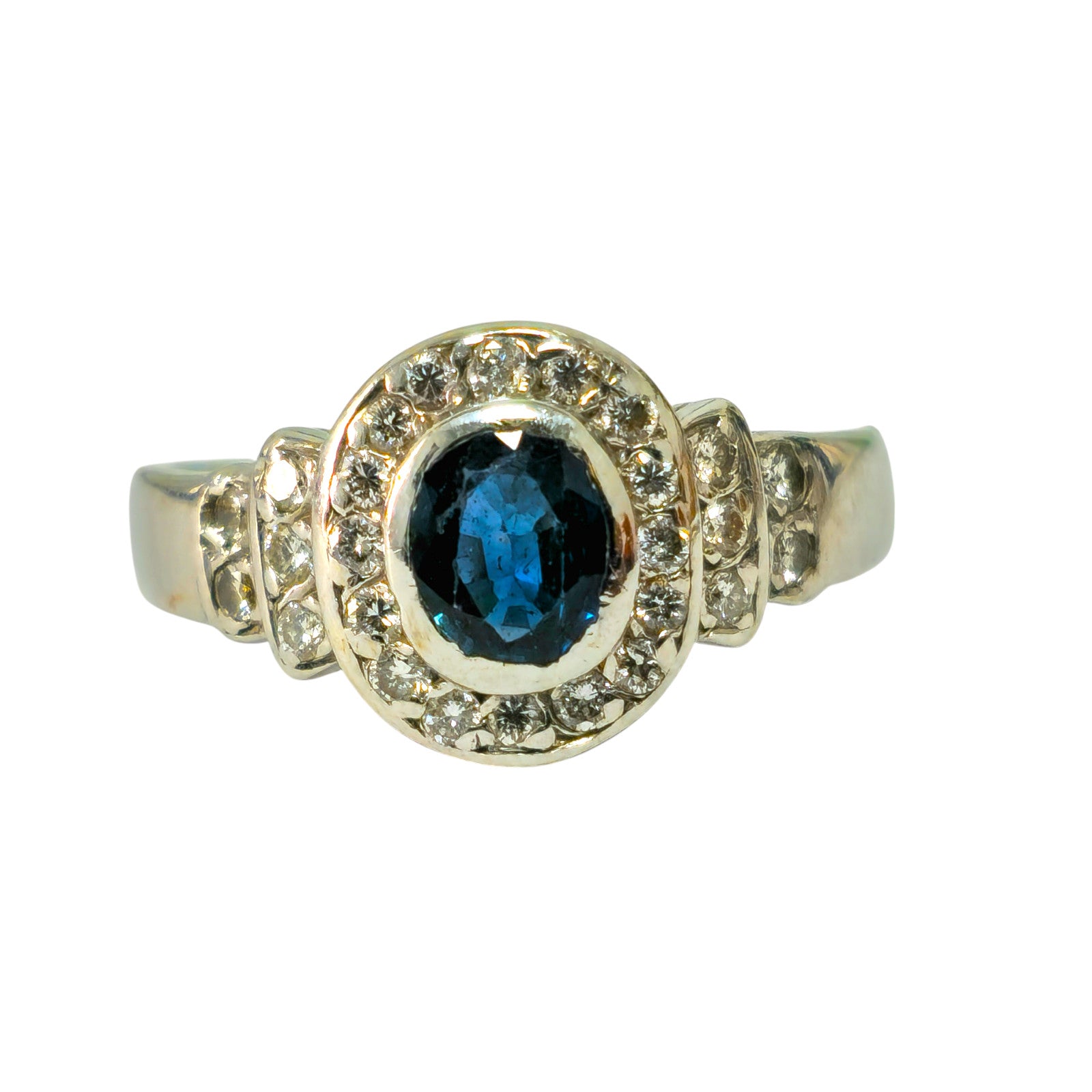 Contemporary 2.75 Carat Blue Sapphire Diamond Cocktail Ring