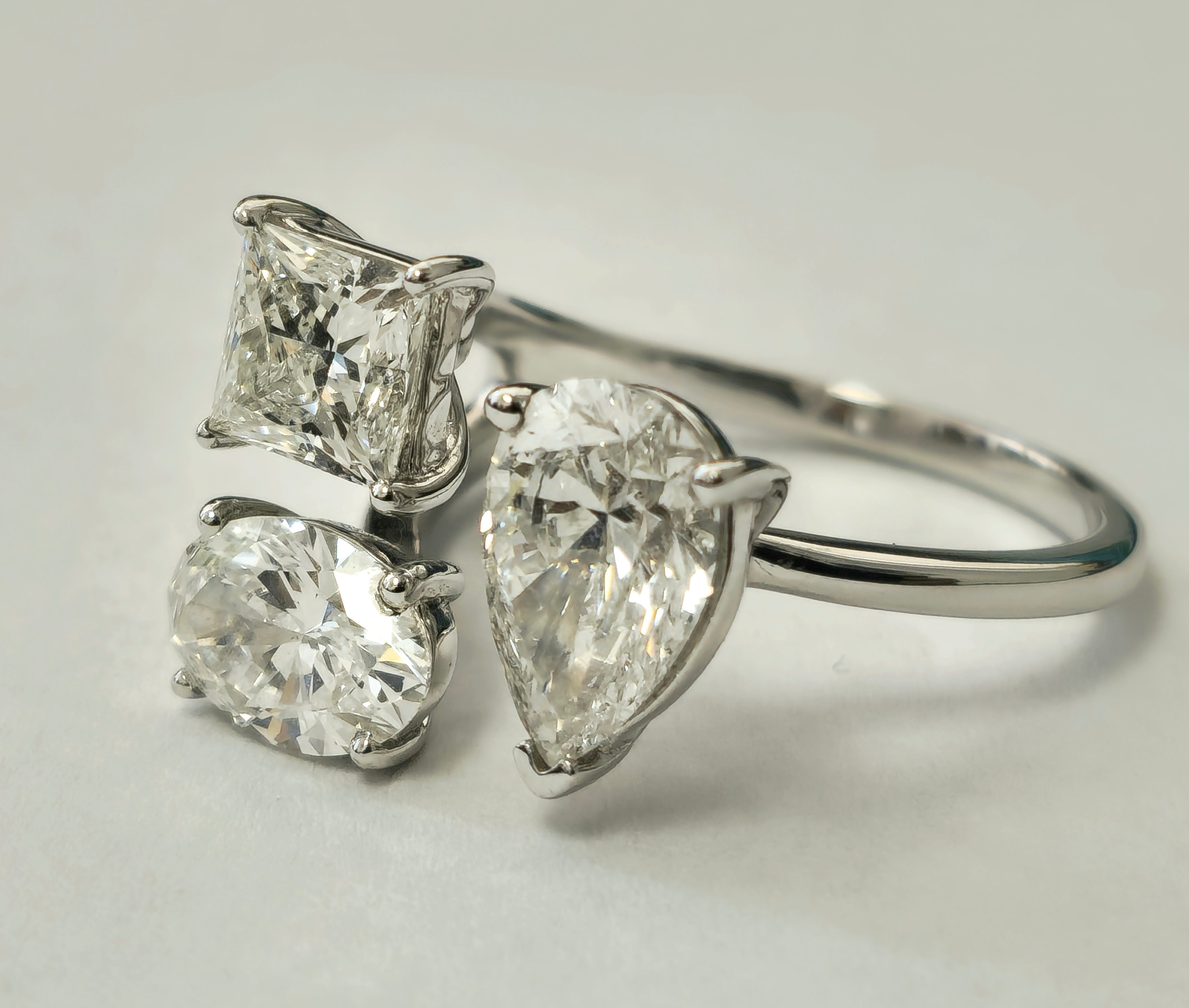 Certified 3.52 Carat Multi Cut Diamond Engagement Ring in 18k Gold