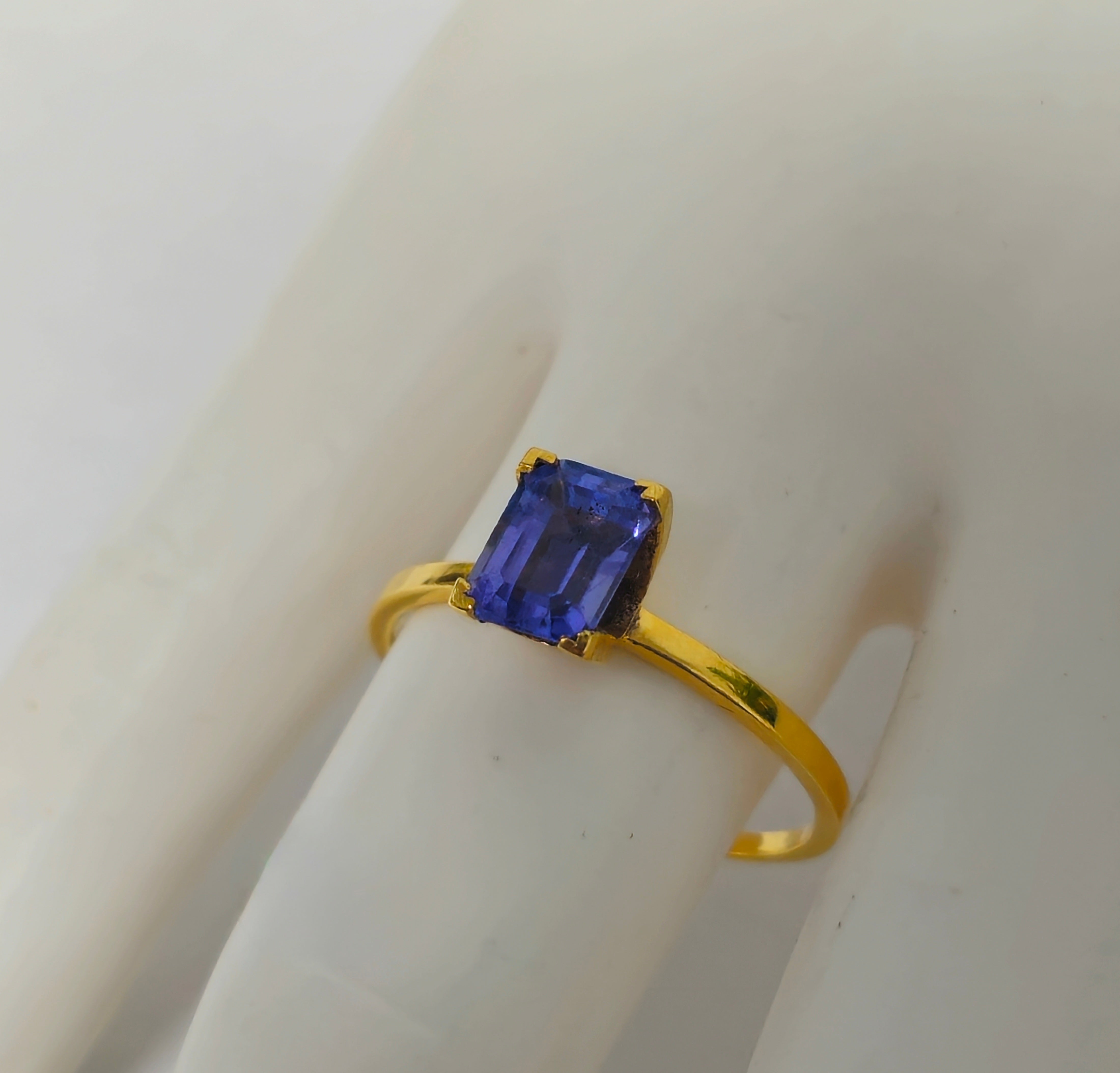 2.50 Carat Natural Tanzanite Ring For Womens