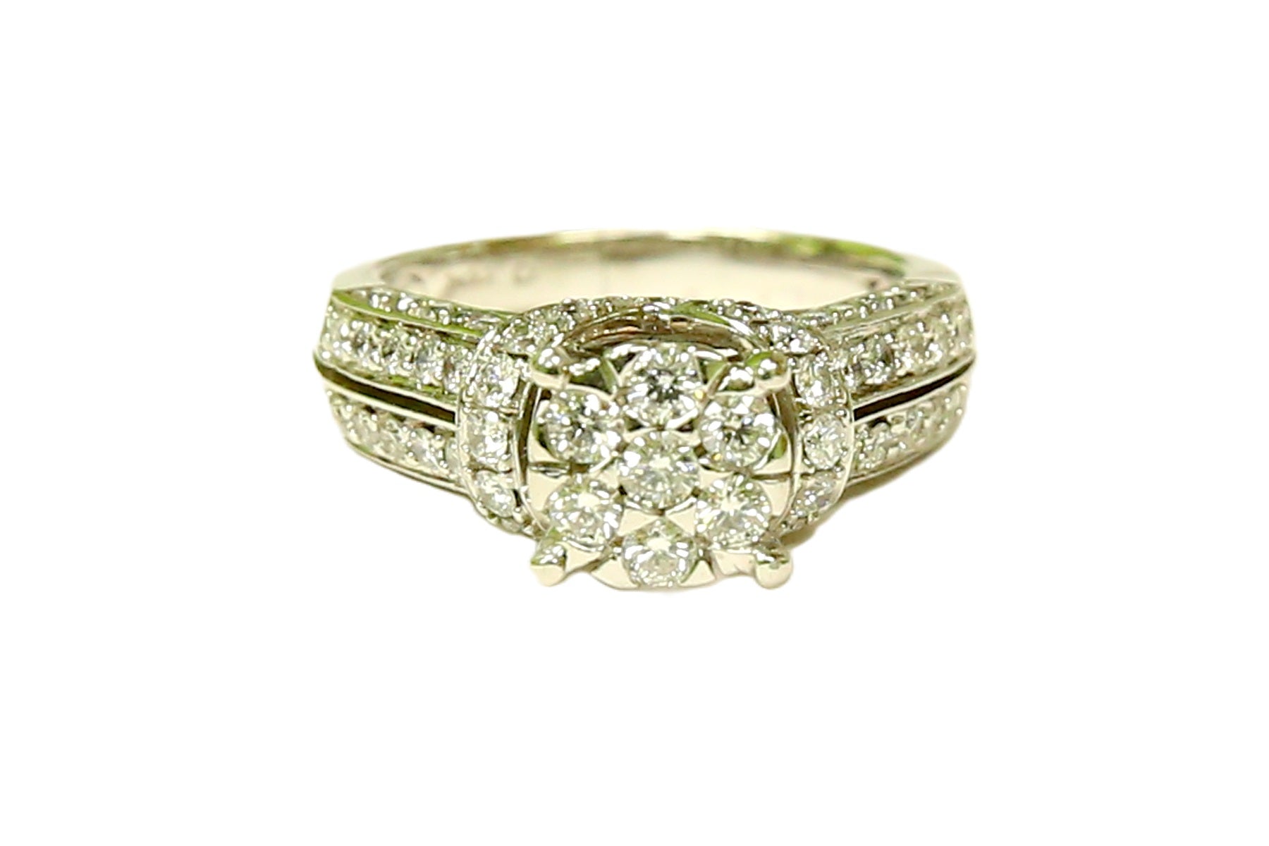 100% natural 4.50 Carat Colombian Emerald & Diamond Ring