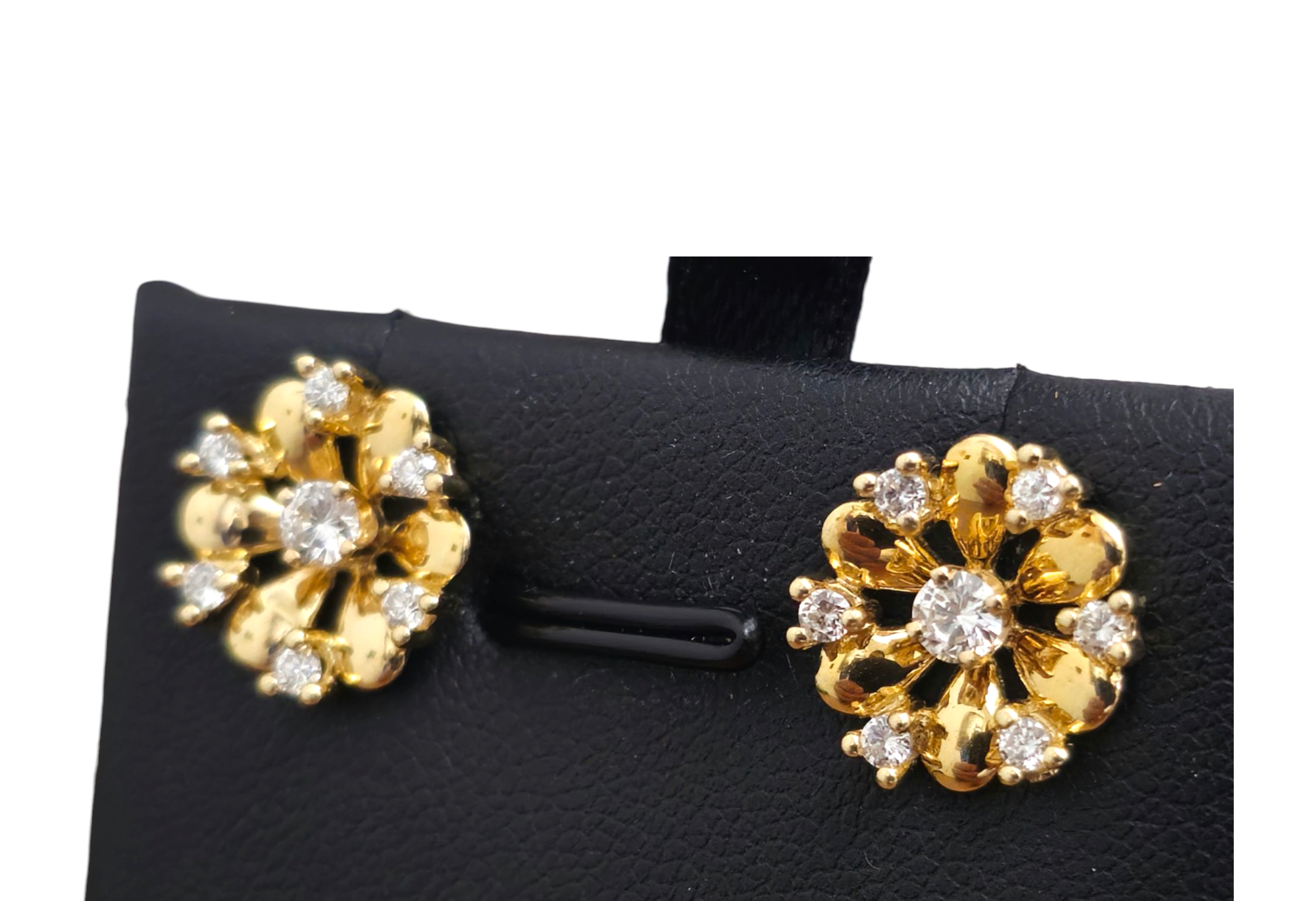 Modern 1CT Diamond Pushback Earrings.