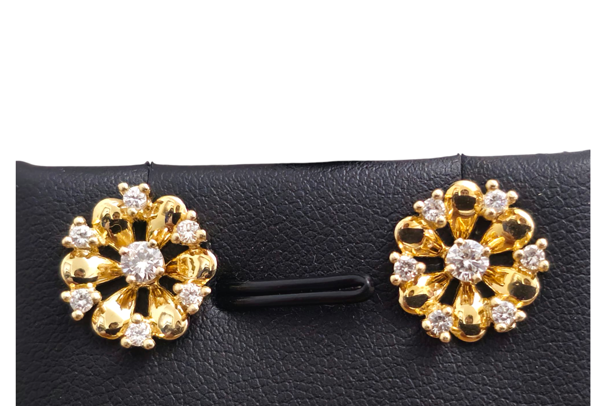 Modern 1CT Diamond Pushback Earrings.