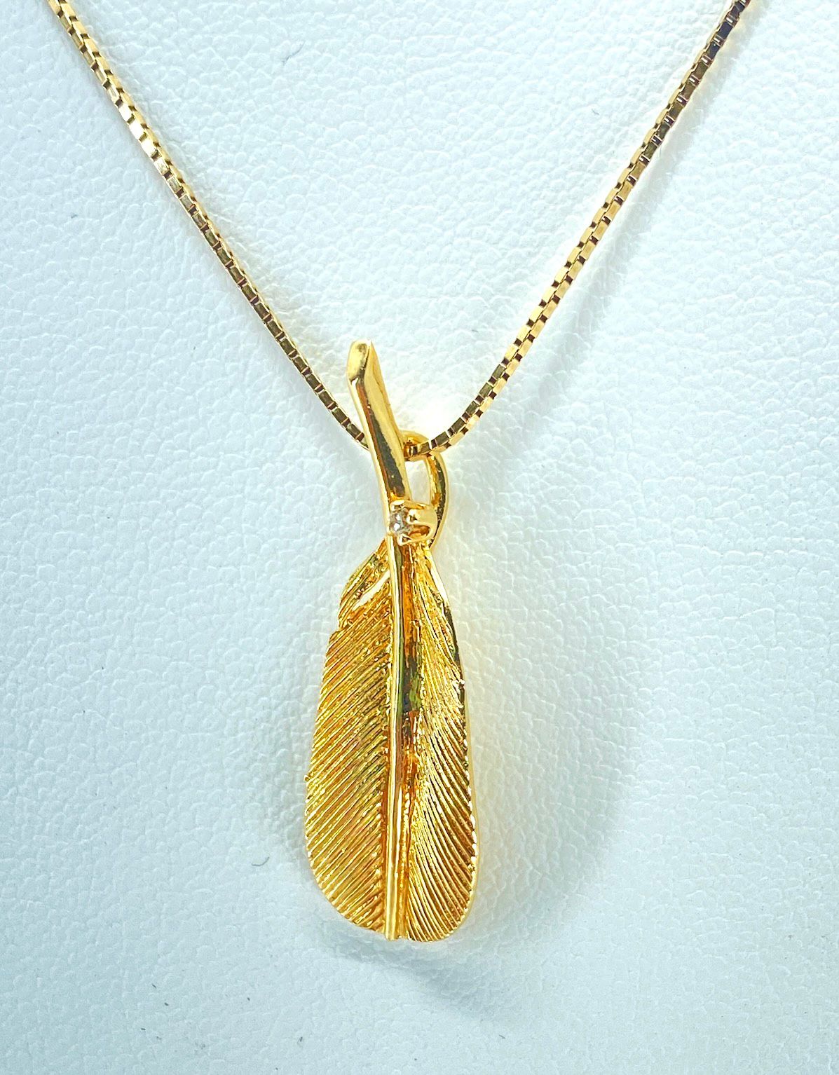 Victorian 14k Gold & VS Diamond Leaf Pendant For Her