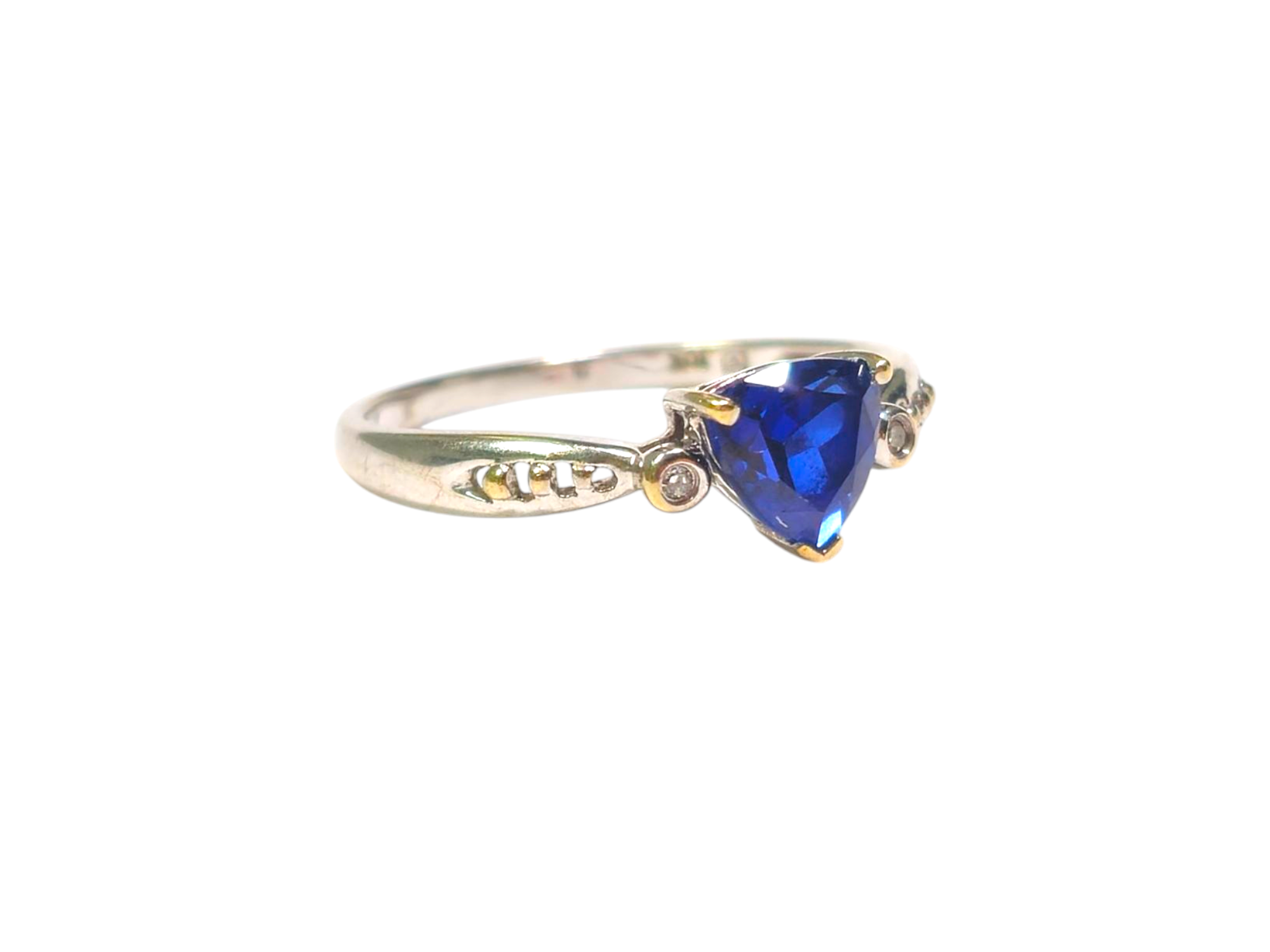 Vintage Tanzanite and Diamond Ring in 14k Gold
