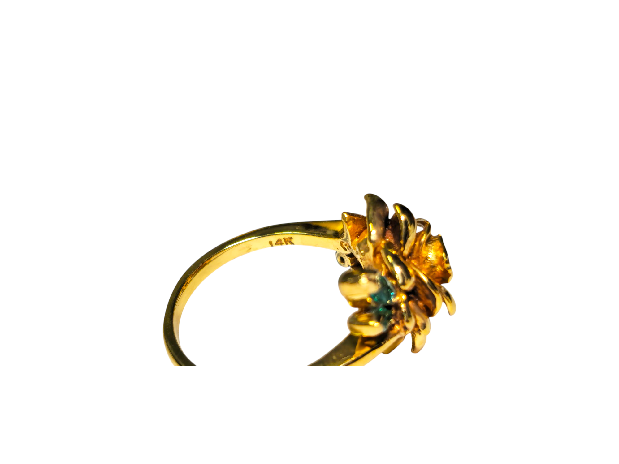 Rose Motif Emerald & Diamond Ring