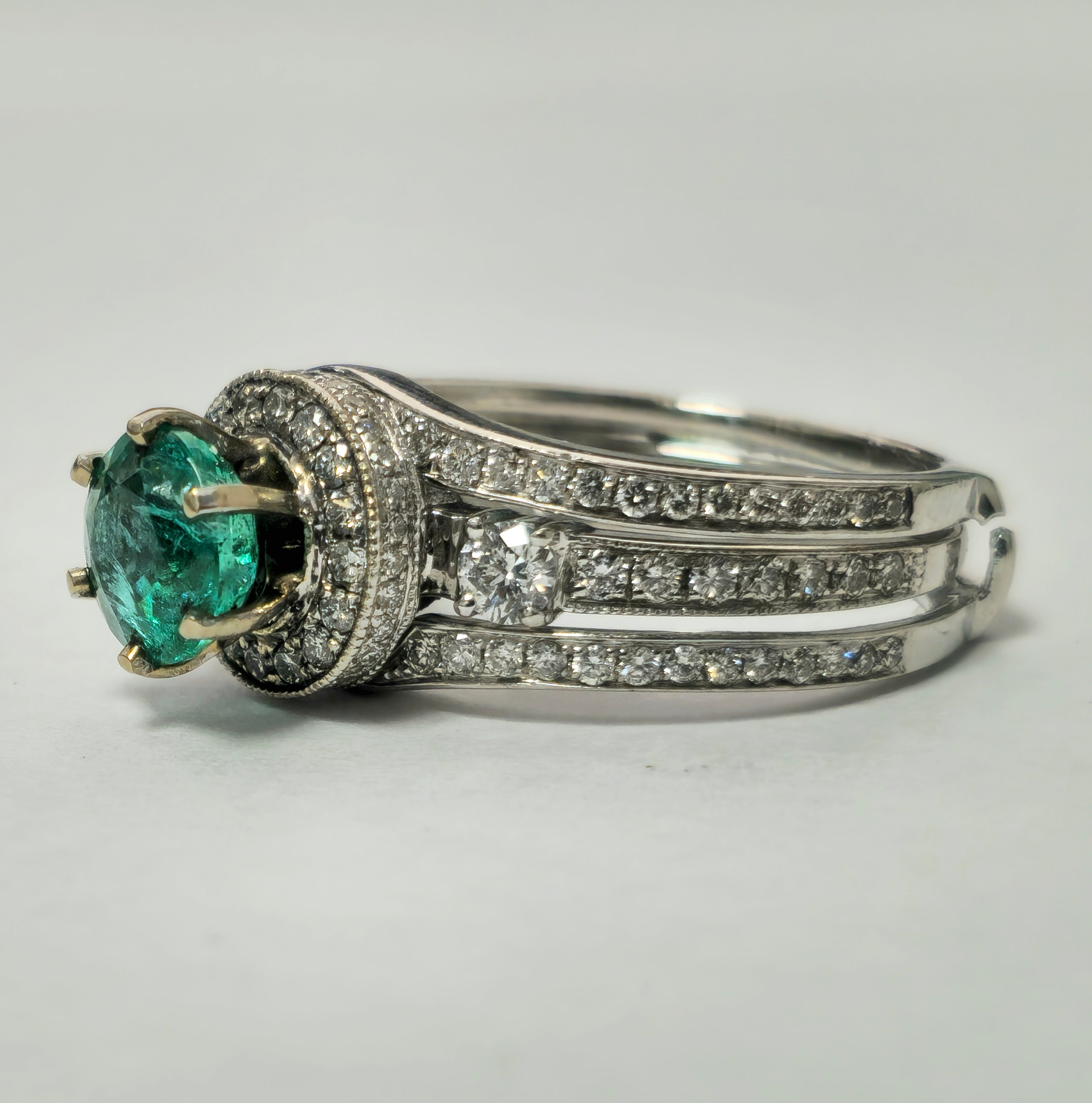 Art Deco, Emerald & Diamond Ring in 14k White Gold.