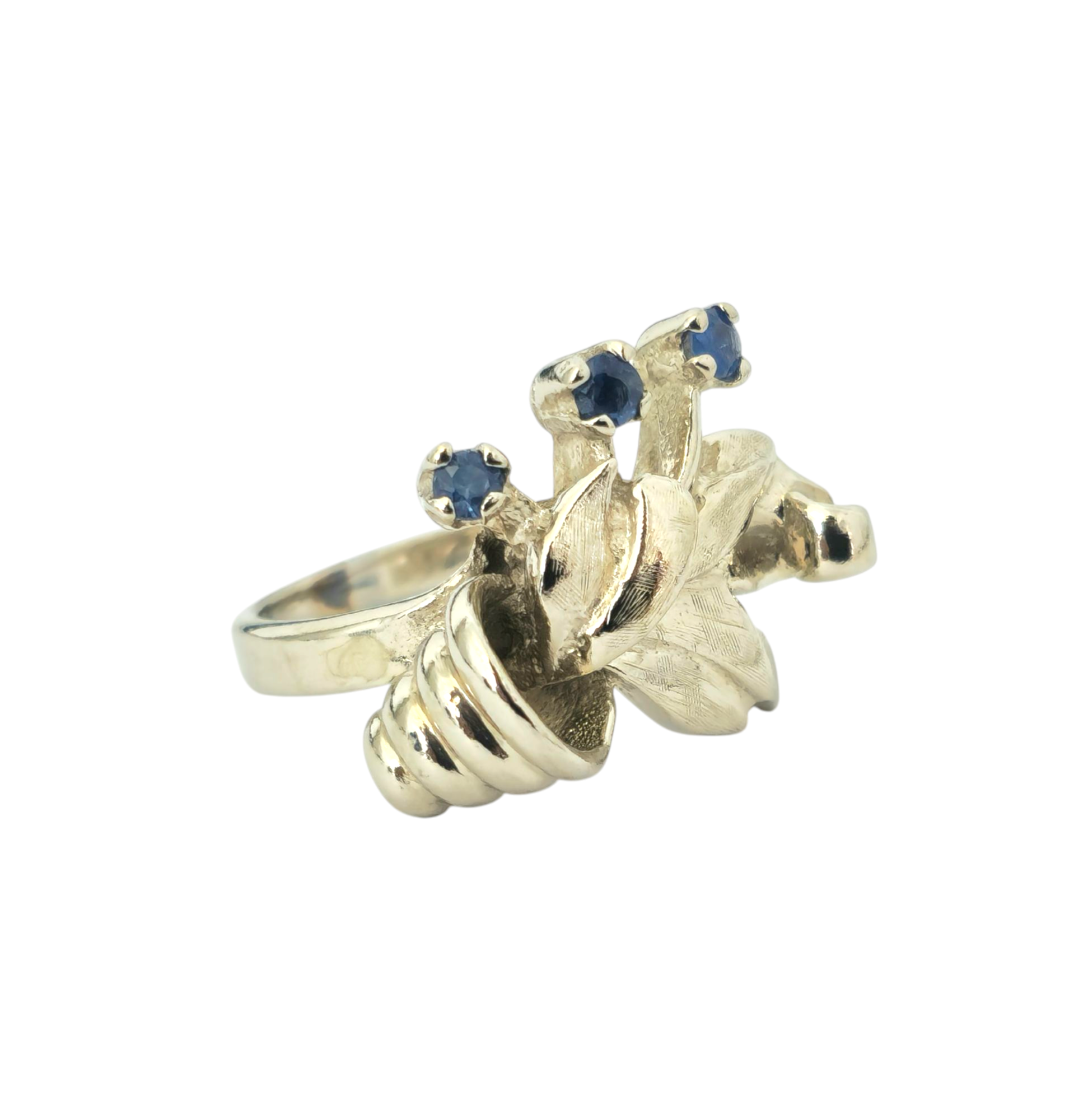 Flower Motif Blue Sapphire Ring in 14k Gold