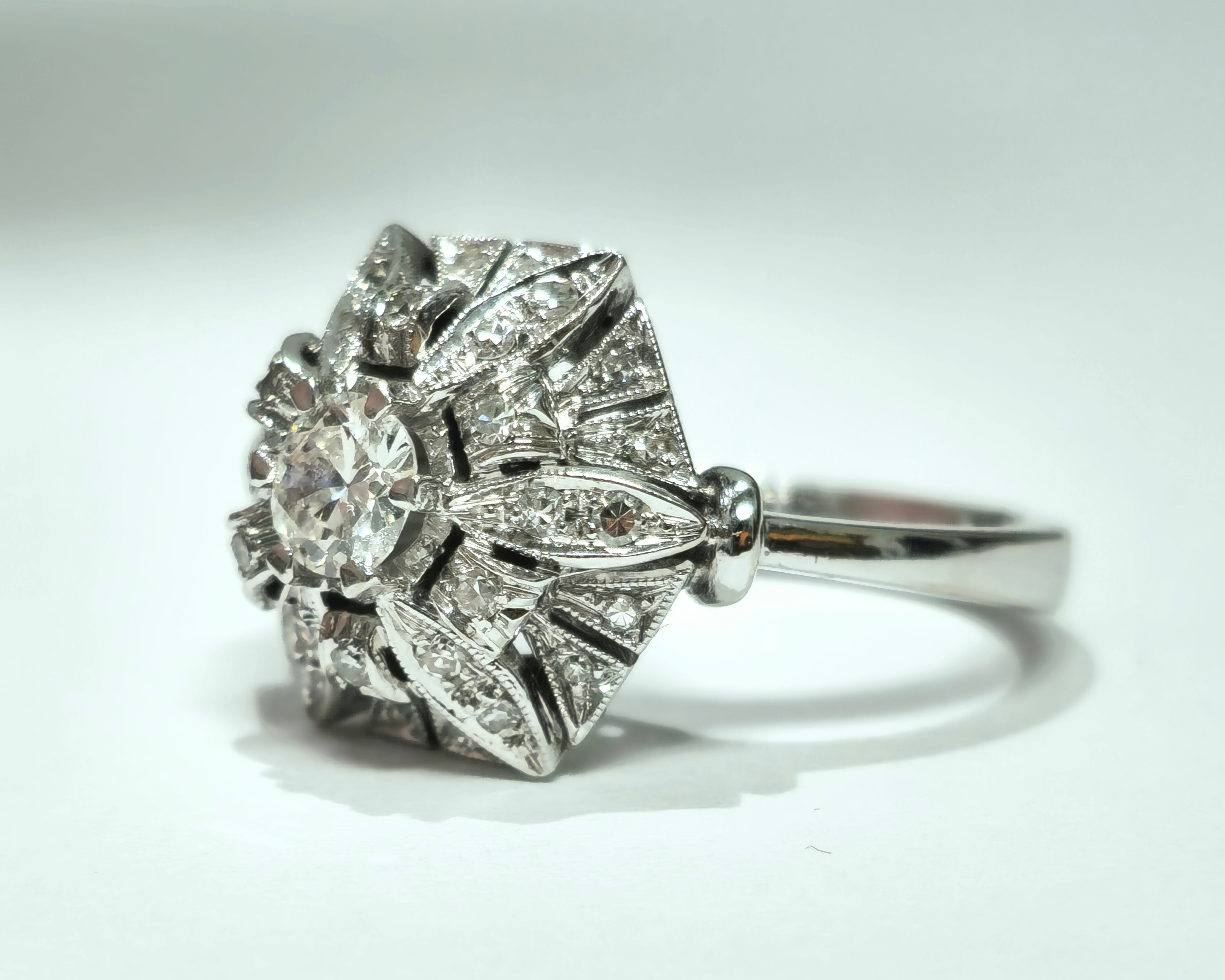 Art Deco 2.00 Carat Diamond Gold Ring