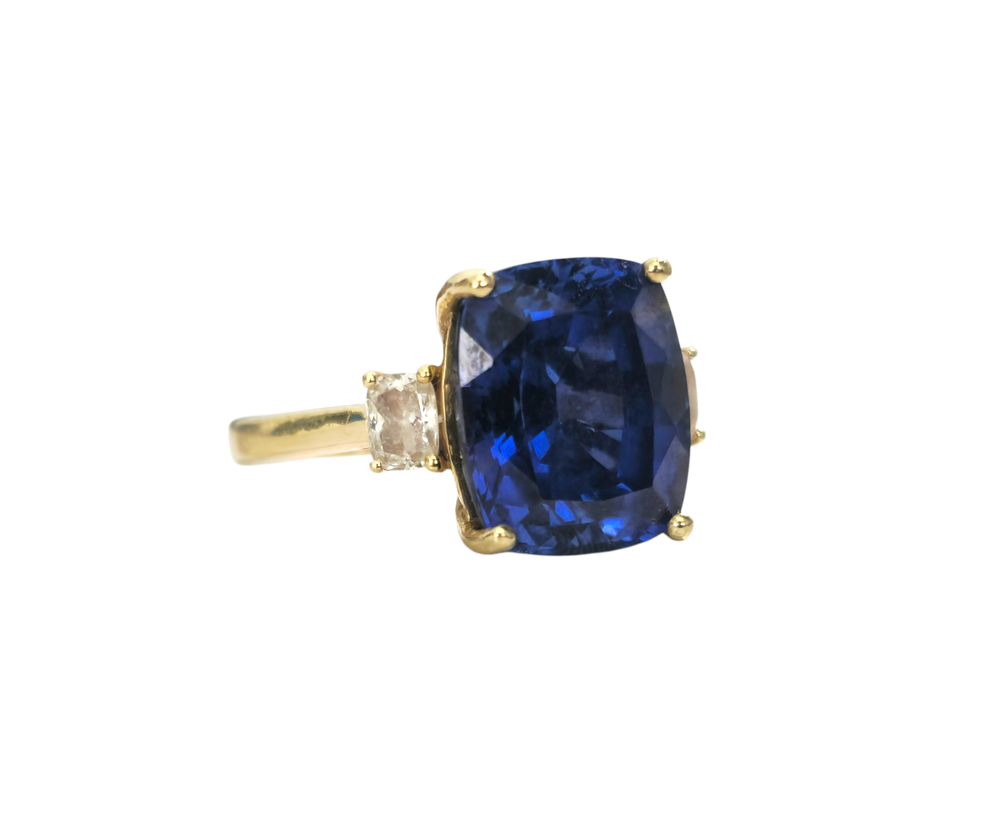 6.90 carat Blue Sapphire & Diamond Ring in 14k Gold