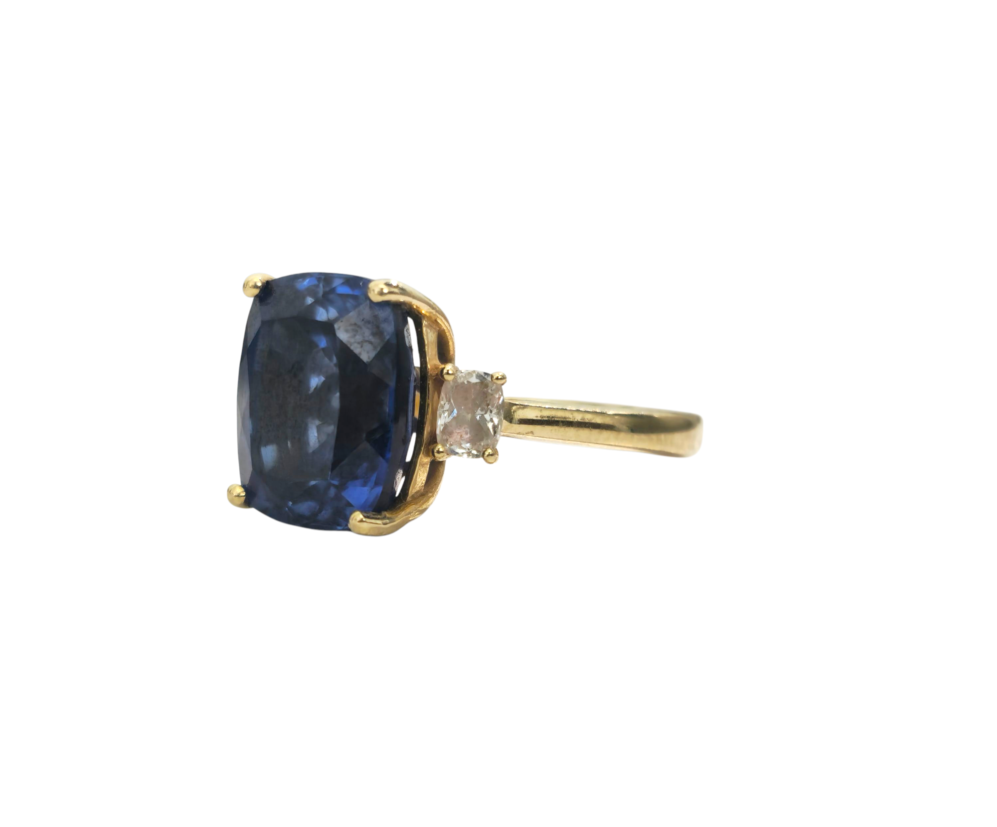 6.90 carat Blue Sapphire & Diamond Ring in 14k Gold