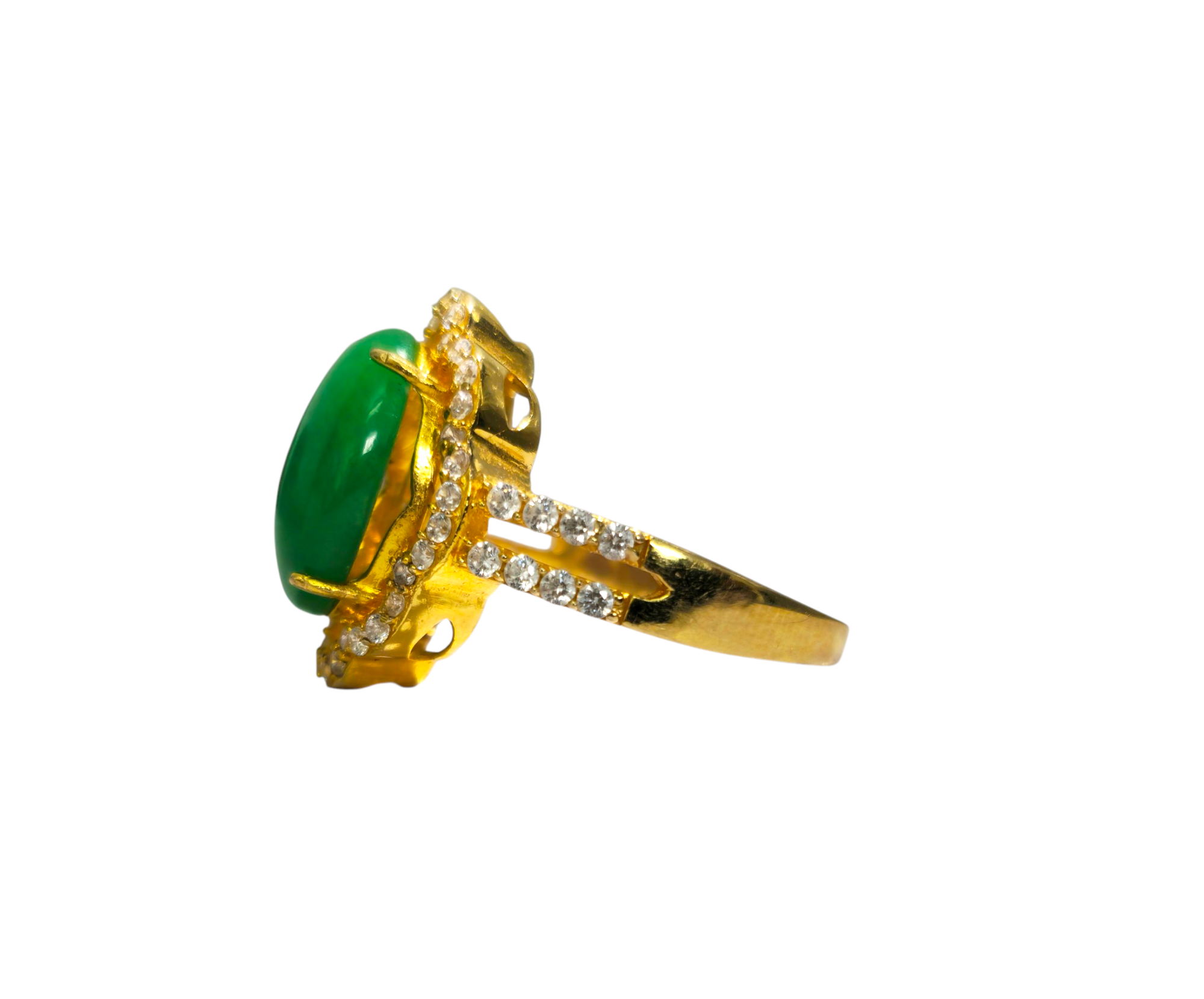 Jade & Diamond Ring in 18k Yellow Gold.