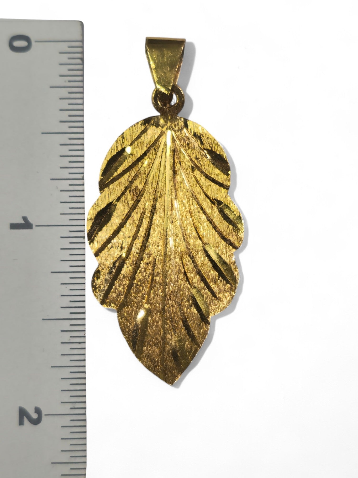 21k Yellow Gold Leaf Motif Pendant