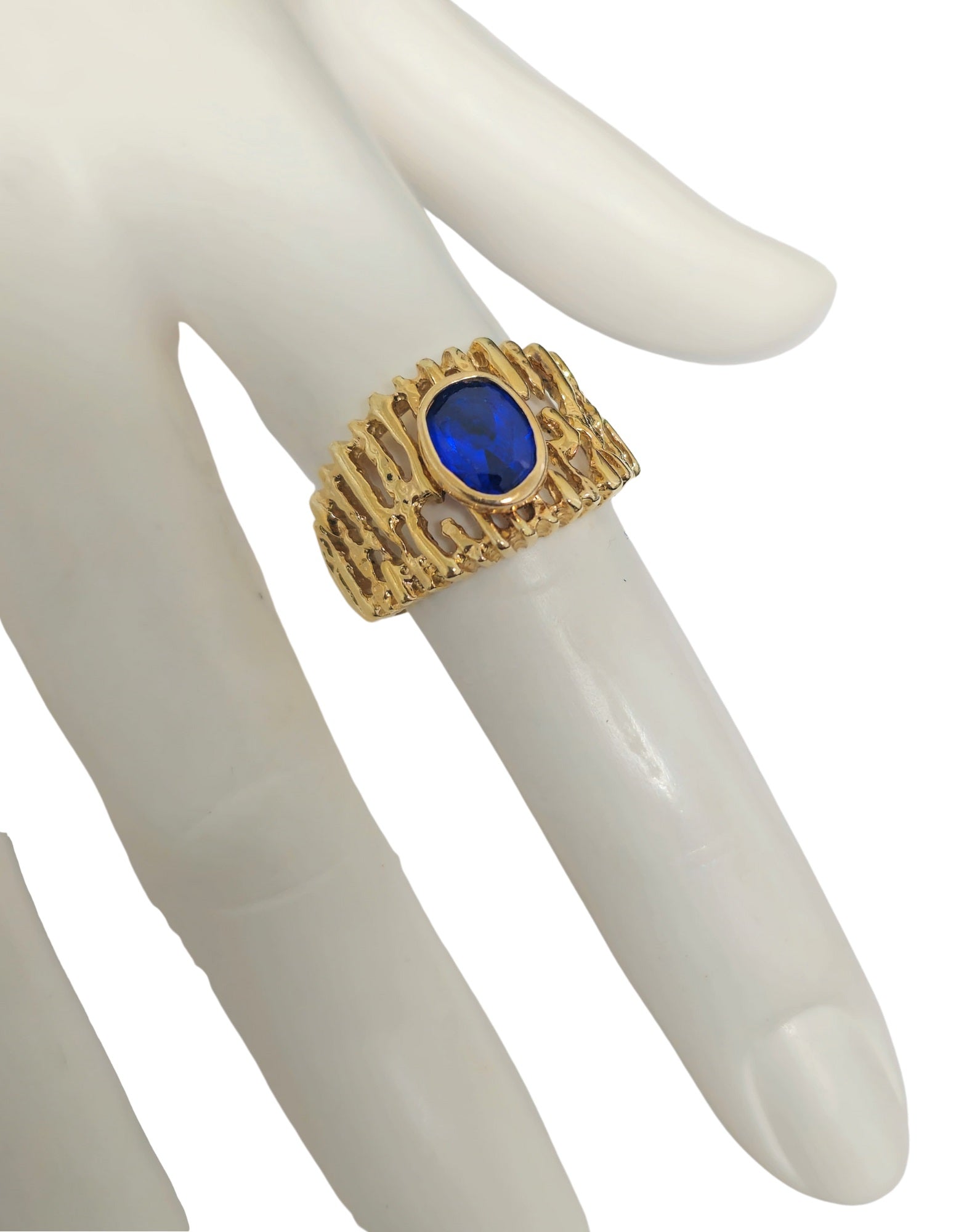 Solitaire Blue Sapphire 14k Yellow Gold Ring
