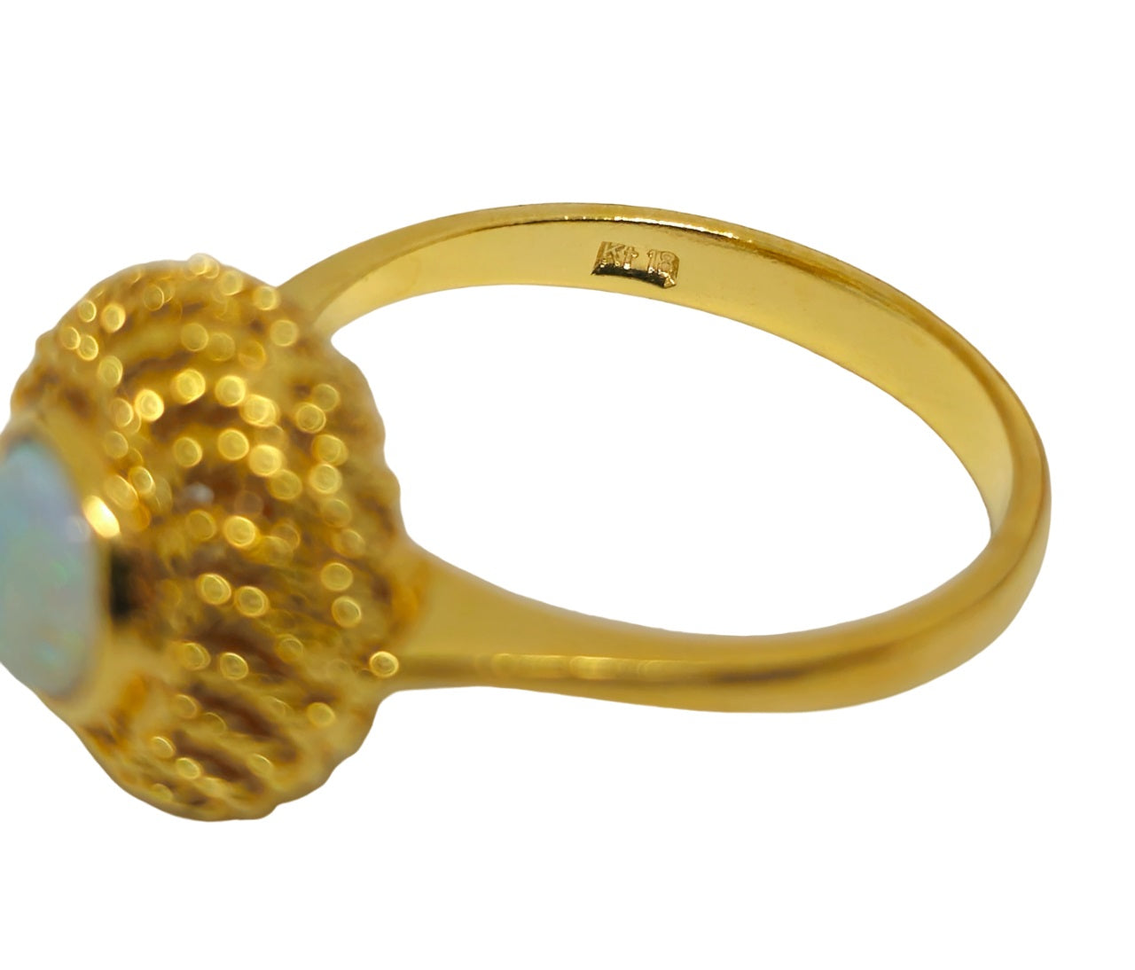 Vintage Opal Ring in 18k gold