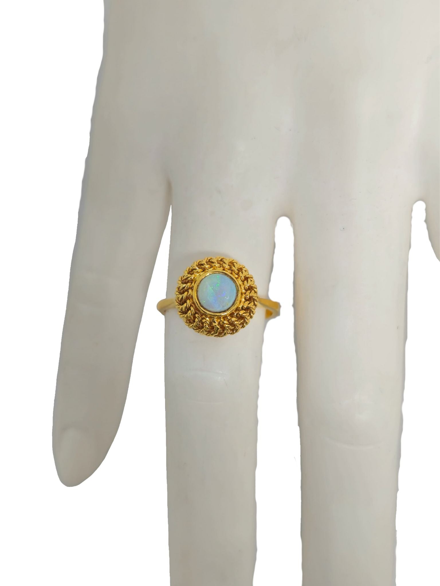 Vintage Opal Ring in 18k gold