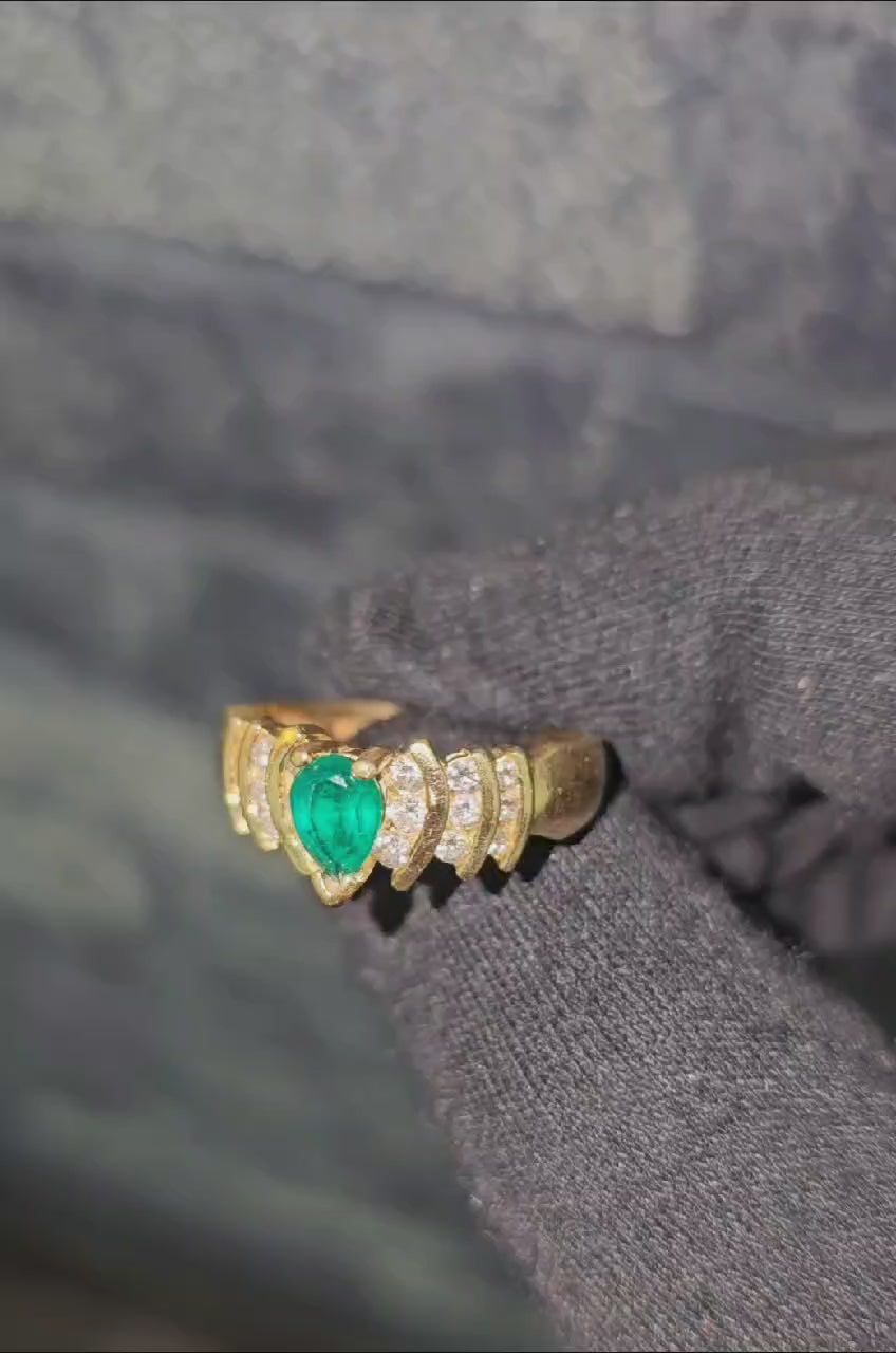 14k Gold Pear Shaped Emerald and Diamond Ring